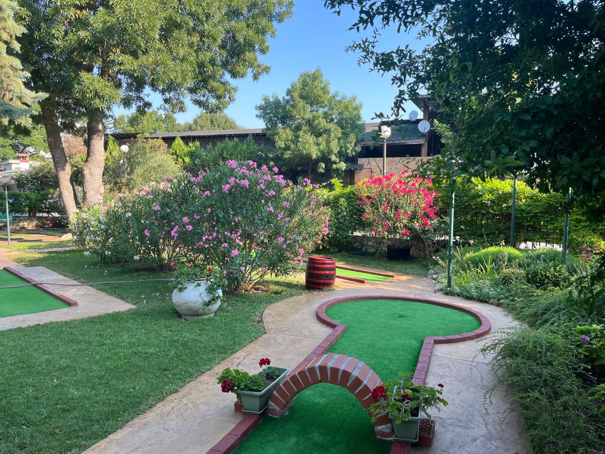 Oleander House And Tennis Club ซันนีบีช ภายนอก รูปภาพ